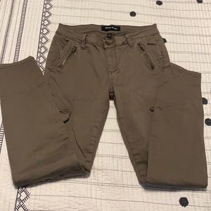 Green cargo pants